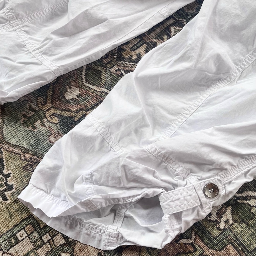 Calvin Klein Performance Convertible Poplin Capri Pants in White & Periwinkle - Picture 4 of 14